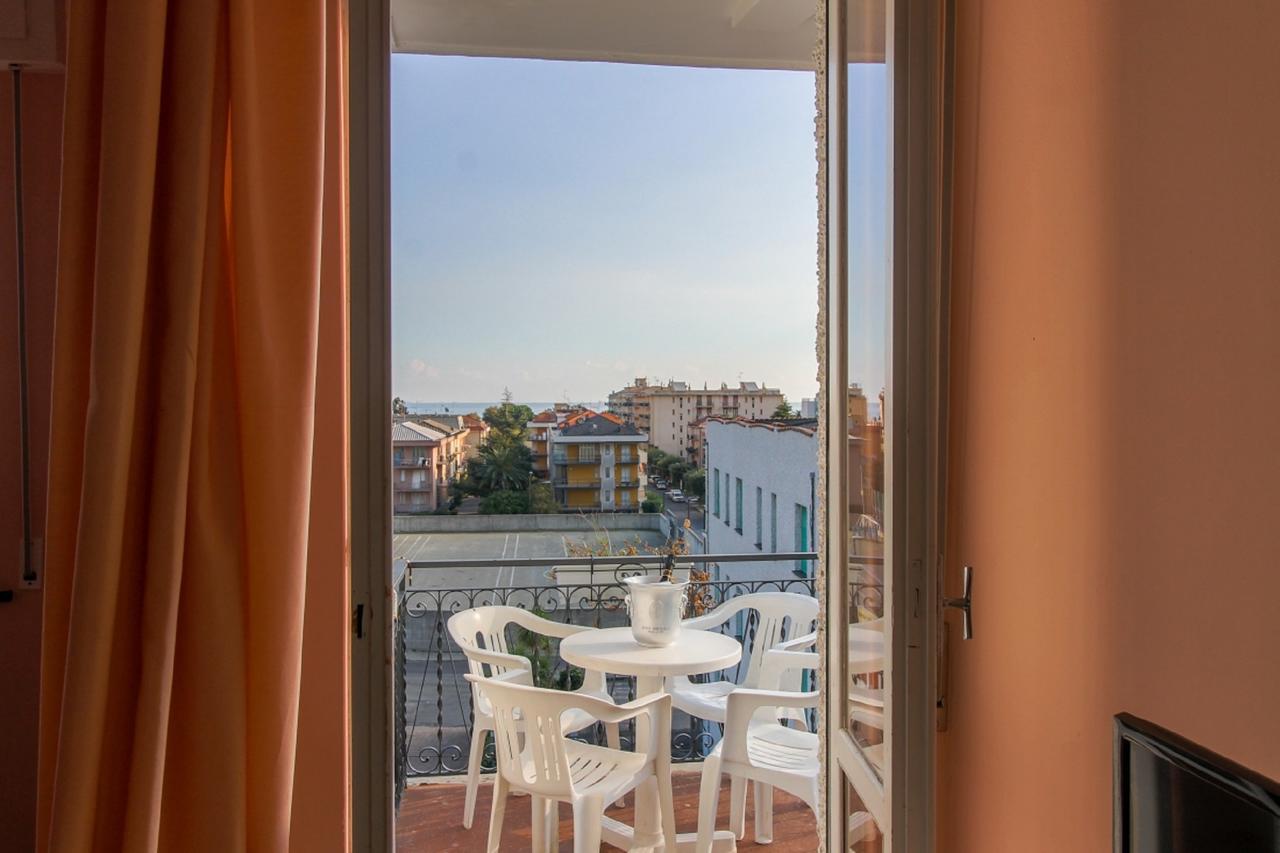 Hotel Riviera Pietra Ligure Luaran gambar