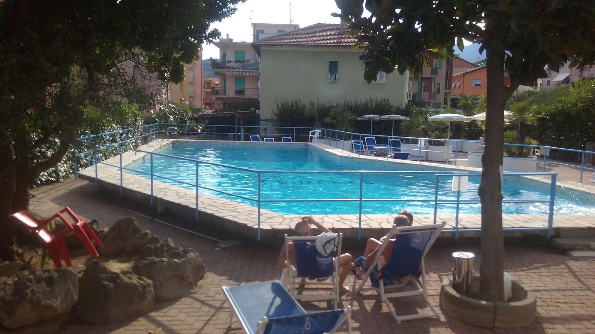 Hotel Riviera Pietra Ligure Luaran gambar