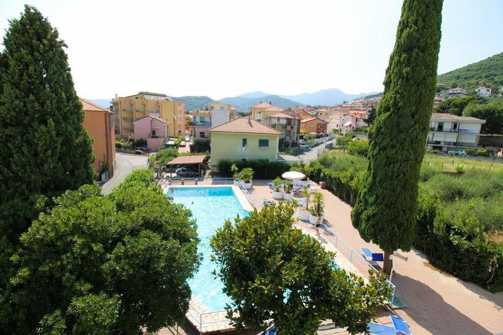 Hotel Riviera Pietra Ligure Luaran gambar